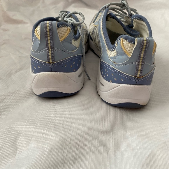 L L Bean lightweight sneaker - Picture 4 of 7